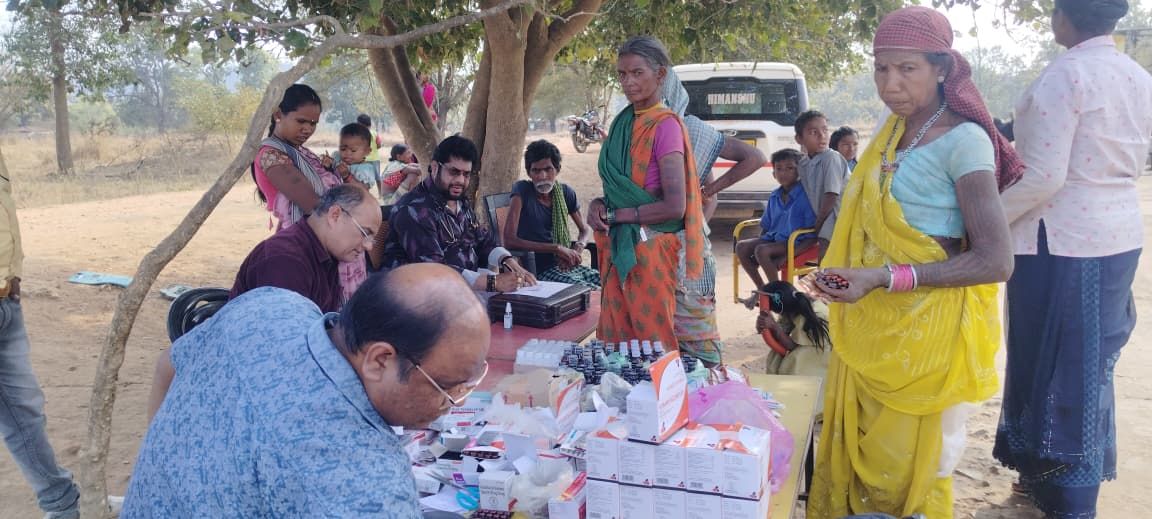 बैगा ग्राम राजक में क्षय एवं कुष्ठ उन्मूलन जनजागरण शिविर आयोजित