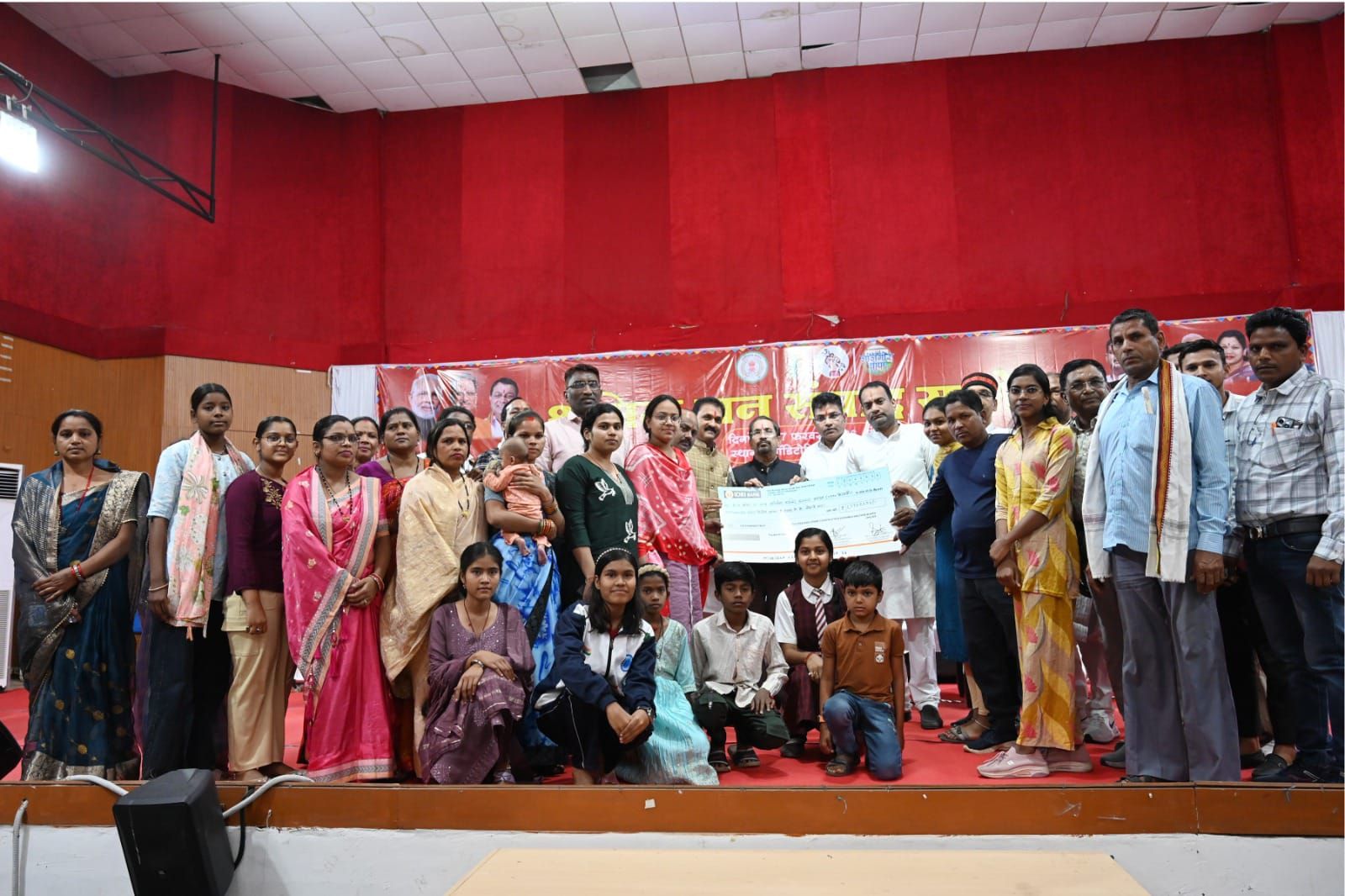 मुख्यमंत्री ने परीक्षा दे रहे विद्यार्थियों को दिया आत्मविश्वास और सफलता का संदेश