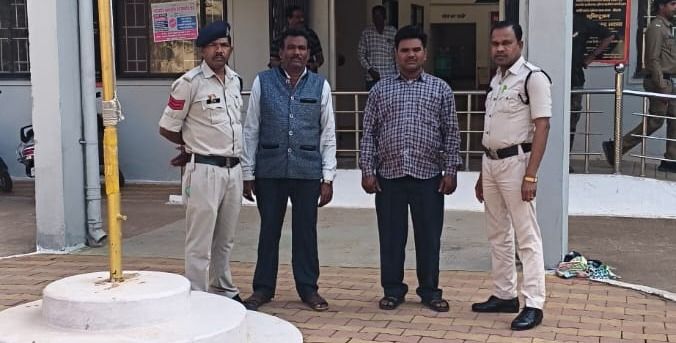 गौ-तस्करी के  दो आरोपियों से 13 नग भैंस-भैंसा को मुक्त कराकर सुरक्षित रूप से गौशाला भेजा गया।