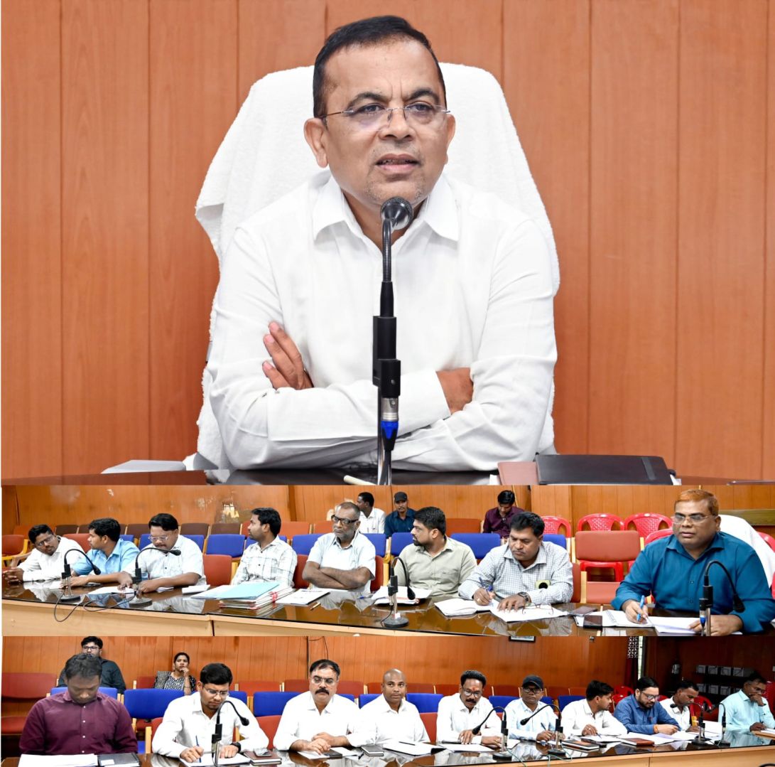   कलेक्टर ने नगरीय निकायों की समीक्षा बैठक लेकर स्वच्छता, पीएम आवास और पेयजल व्यवस्था सुधारने के दिए निर्देश
