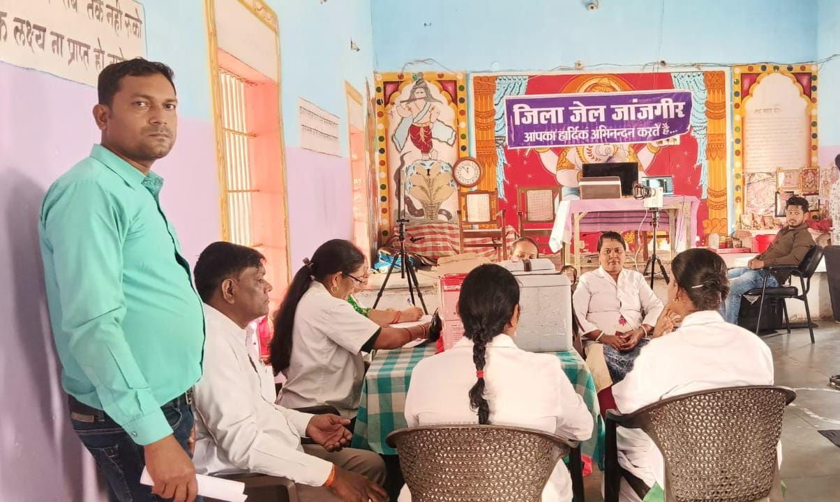 जिला जेल जांजगीर में बंदियों की स्वास्थ्य जांच और हेपेटाइटिस-बी टीकाकरण शिविर आयोजित