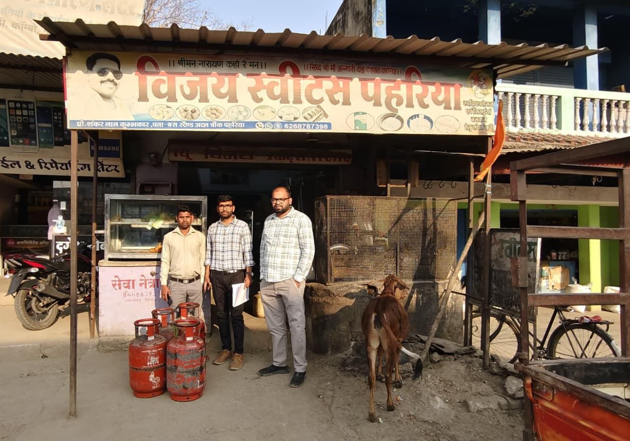 घरेलू गैस सिलेंडर के दुरुपयोग पर खाद्य विभाग की कार्रवाई