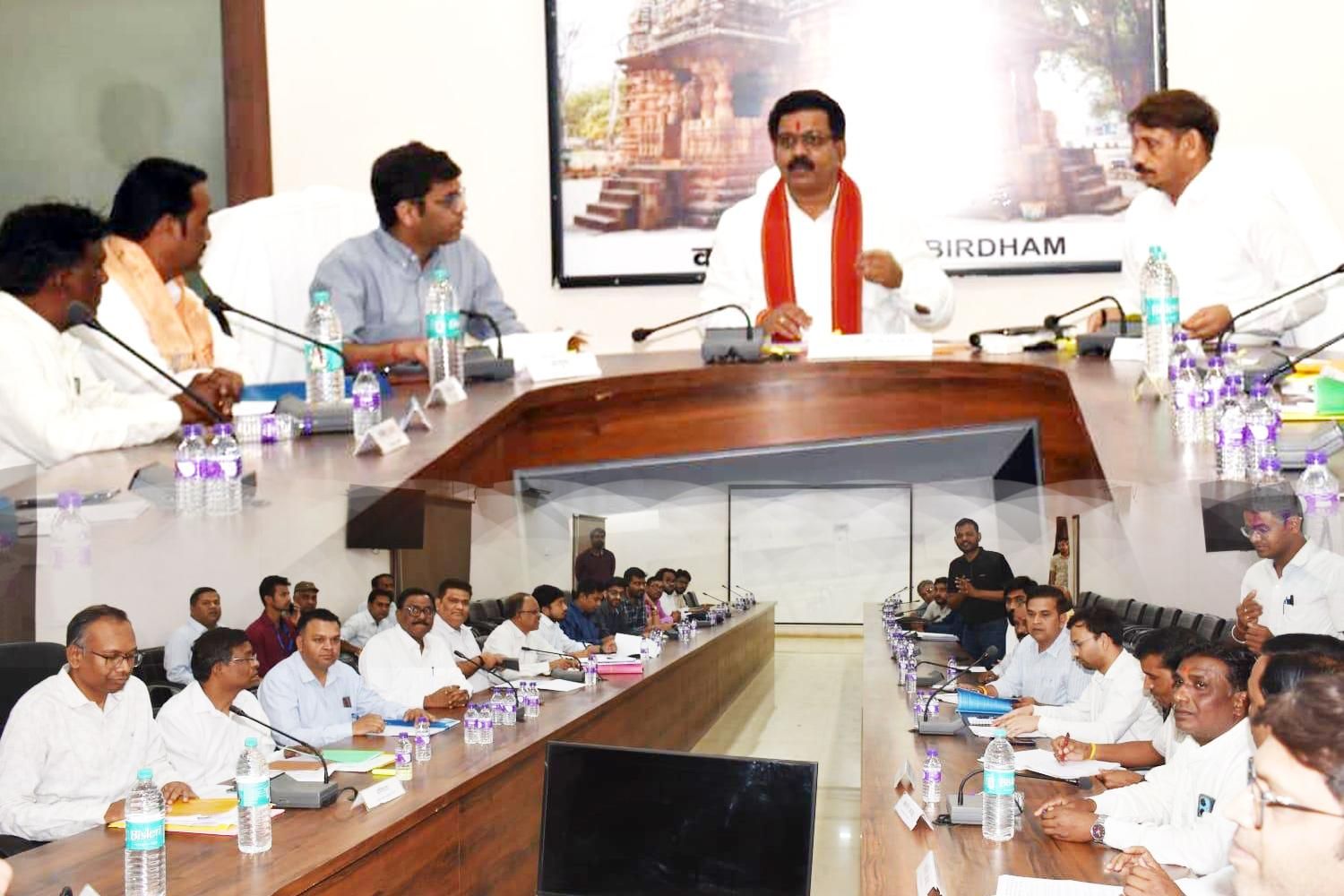 उप मुख्यमंत्री ने मेडिकल कॉलेज भवन निर्माण और आगामी शैक्षणिक सत्र की तैयारियों की गहन समीक्षा की