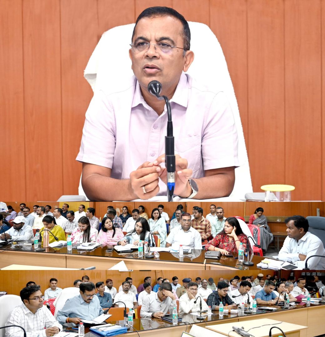 कलेक्टर श्री जन्मेजय महोबे ने ली साप्ताहिक समय सीमा की बैठक