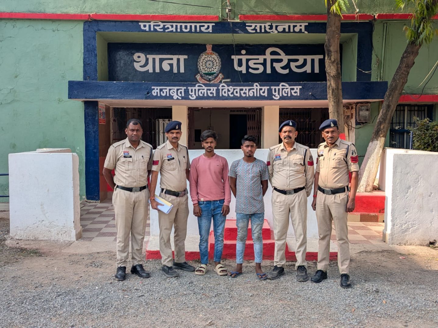 कबीरधाम पुलिस की लगातार कार्रवाई… आईपीएल सट्टा खेलने वालों पर लगातार कार्यवाही जारी   ⏩ ऑनलाइन सट्टा खेल रहे 02 आरोपी पक